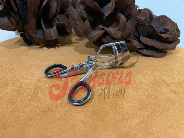 Eyelash Curler Manufacturers in Pakistan