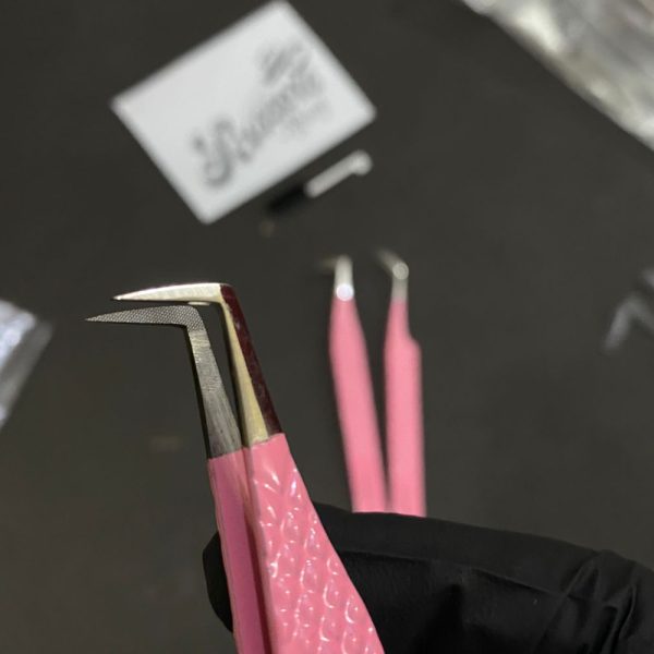 Sweet Spot Volume Lash Tweezers Manufacturer