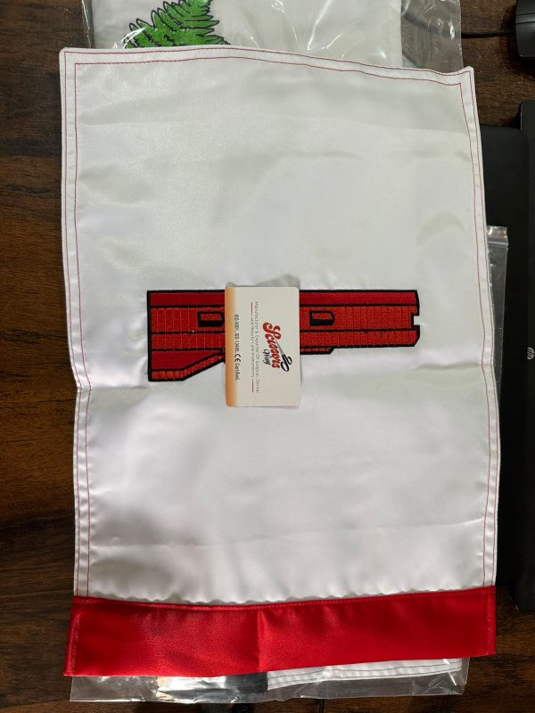 Custom Golf Flags Supplier UK - Customized Designs, Wholesale Price